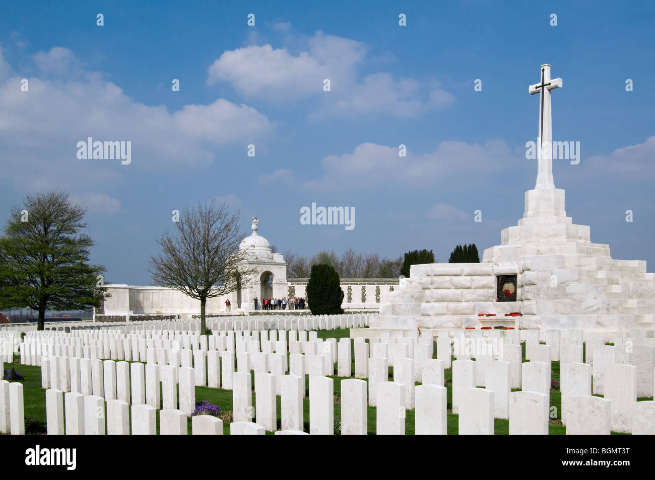 WW1 headstones at the First World War One Tyne Cot Cemetery, Passendale, West Flanders, Belgium Stock Photo