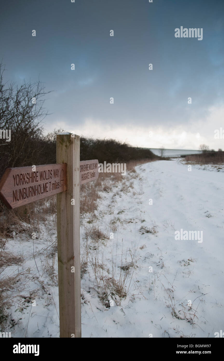Signpost on the long distance footpath called the Wolds Way, between the Yorkshire Wolds villages of Nunburnholme and Huggate Stock Photo