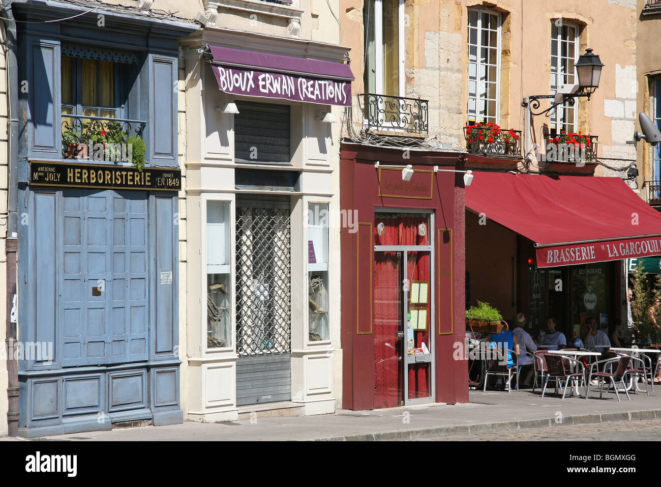 Cafe in the quarter Vieux Lyon / Old Lyon, France Stock Photo Alamy