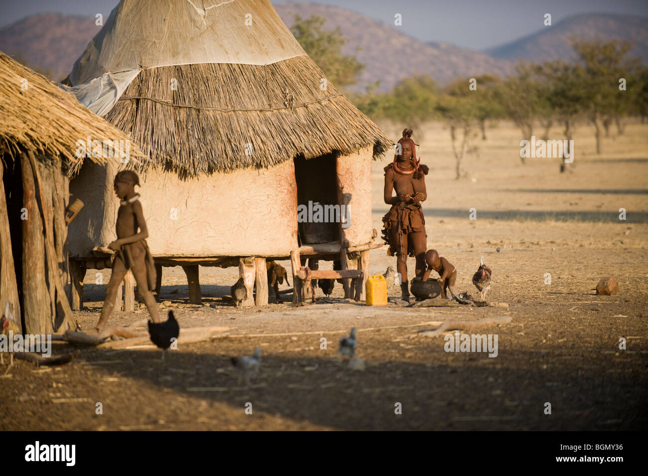 Himba hi-res stock photography and images - Alamy