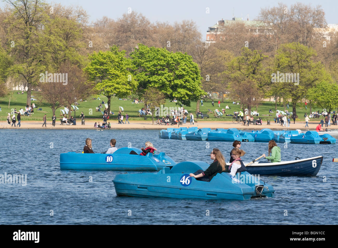 Boats on the Serpentine Hyde Park London Stock Photo 27506988 Alamy
