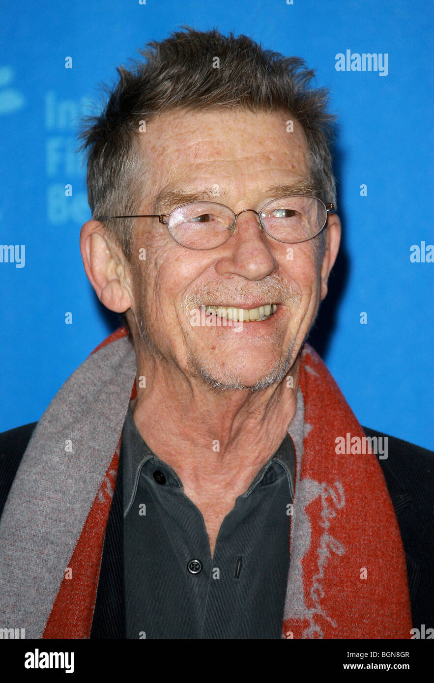 JOHN HURT AN ENGLISHMAN IN NEW YORK PHOTOCALL BERLIN FILM FESTIVAL 2009 THE GRAND HYATT POTSDAMER PLATZ BERLIN GERMANY 11 F Stock Photo