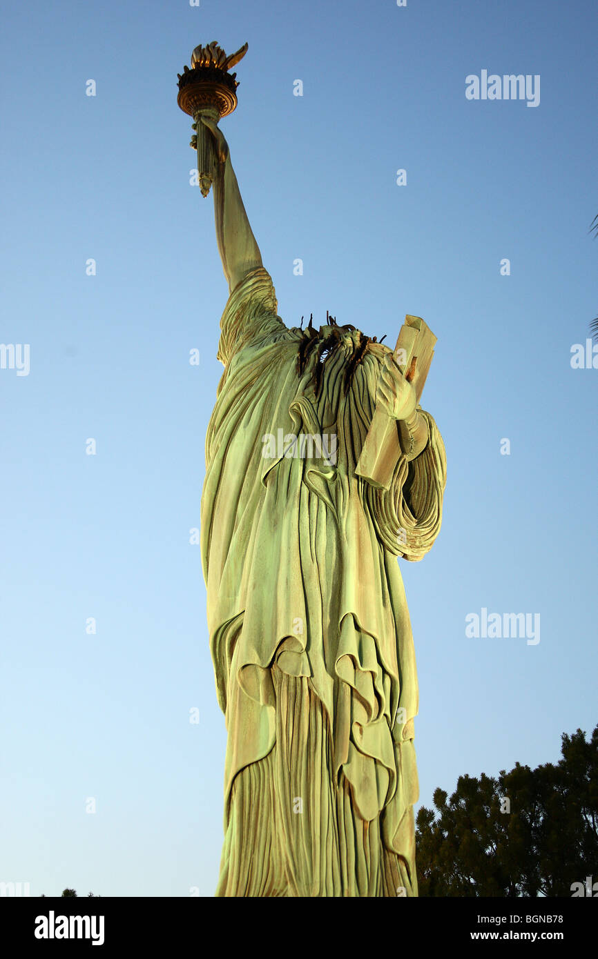 STATUE OF LIBERTY CLOVERFIELD PREMIERE PARAMOUNT STUDIOS HOLLYWOOD LOS