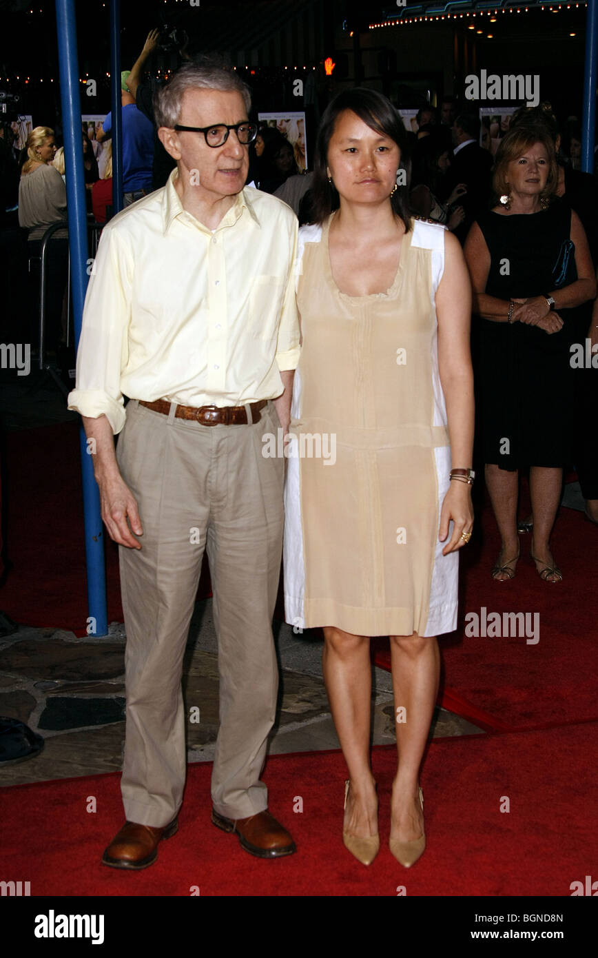 WOODY ALLEN SOON YI VICKY CRISTINA BARCELONA FILM PREMIERE WESTWOOD LOS ANGELES USA 04 August 2008 Stock Photo