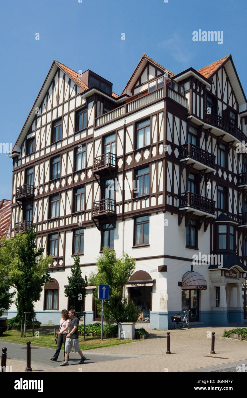 Belle Epoque Style High Resolution Stock Photography and Images Alamy