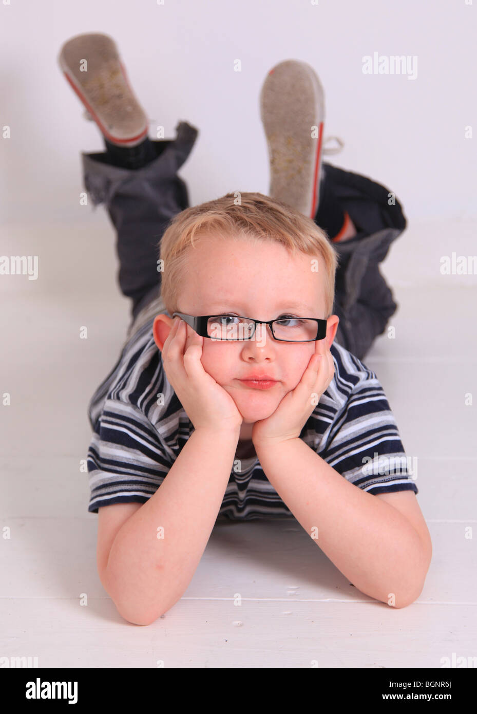 5 yr old boy wearing glasses Stock Photo Alamy