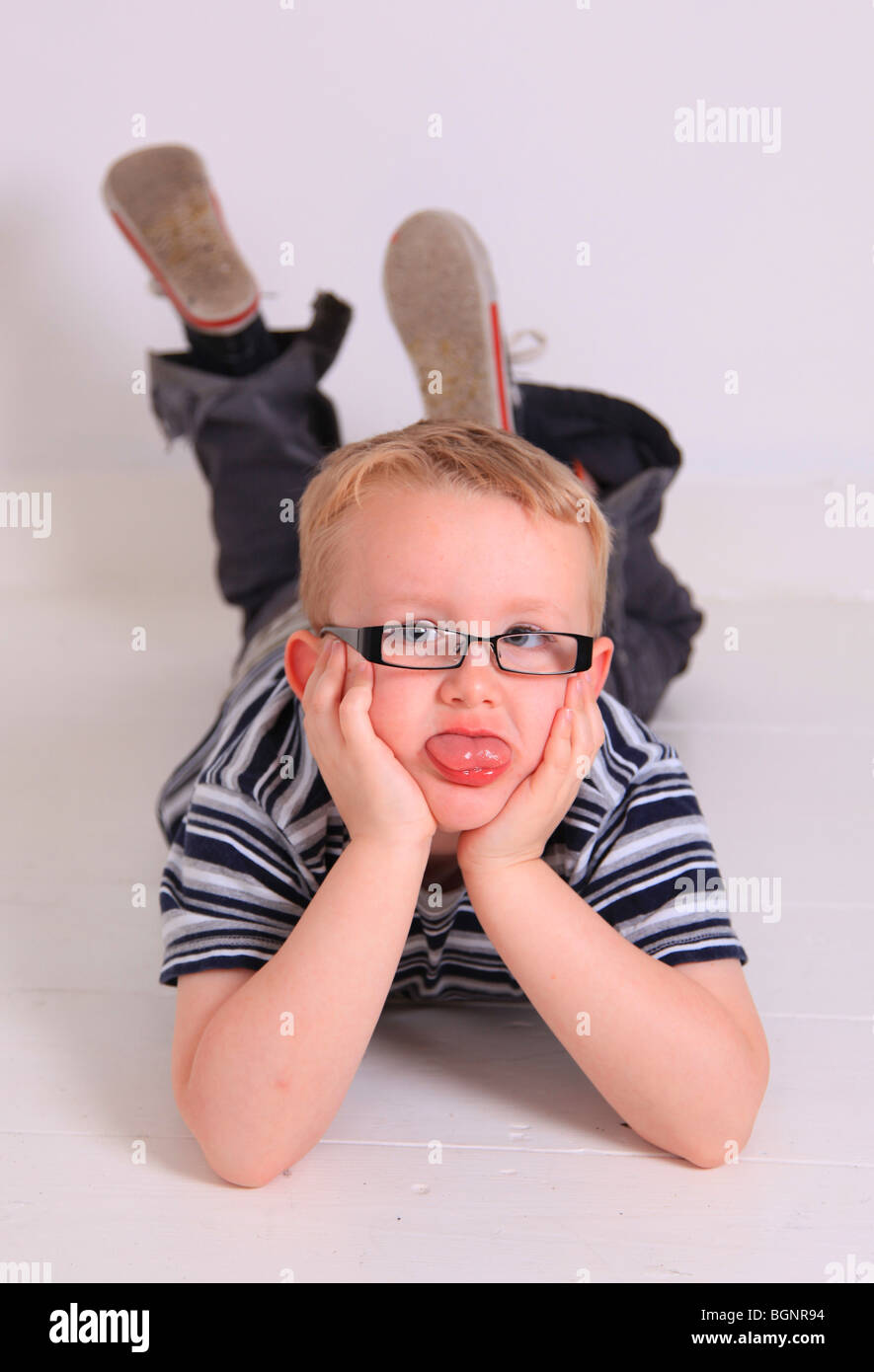 5 yr old boy wearing glasses Stock Photo Alamy