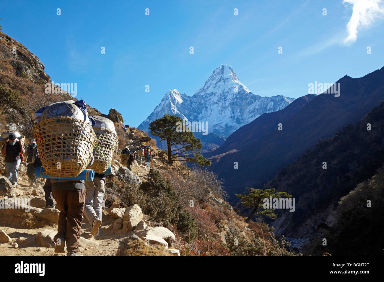 Himalayas peaks blue sky hi-res stock photography and images - Alamy