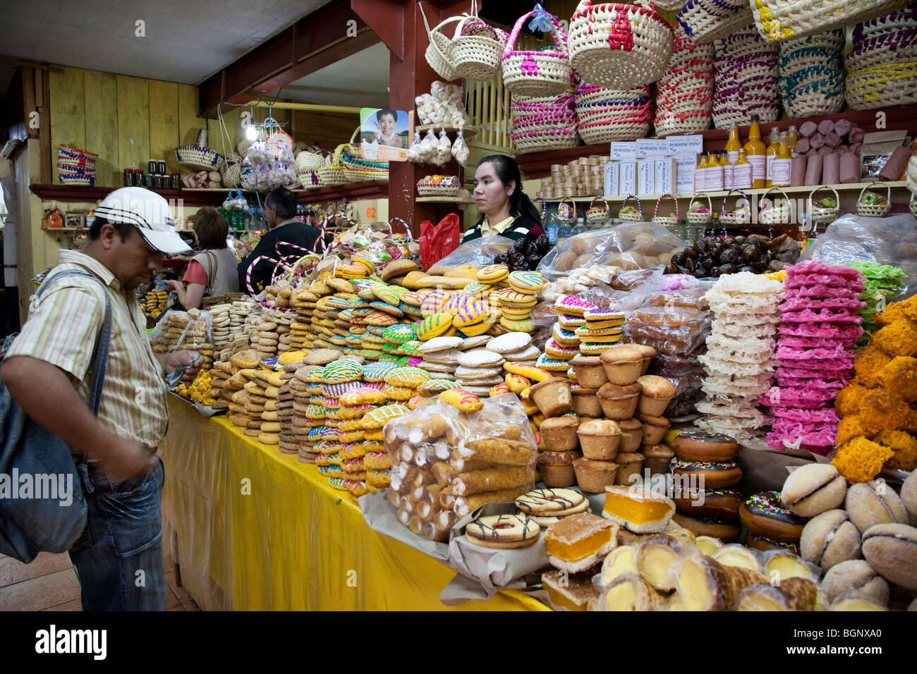 Mercado de dulces y Artesanias. San Cristóbal de las Casas, Chiapas Mexico  Stock Photo - Alamy