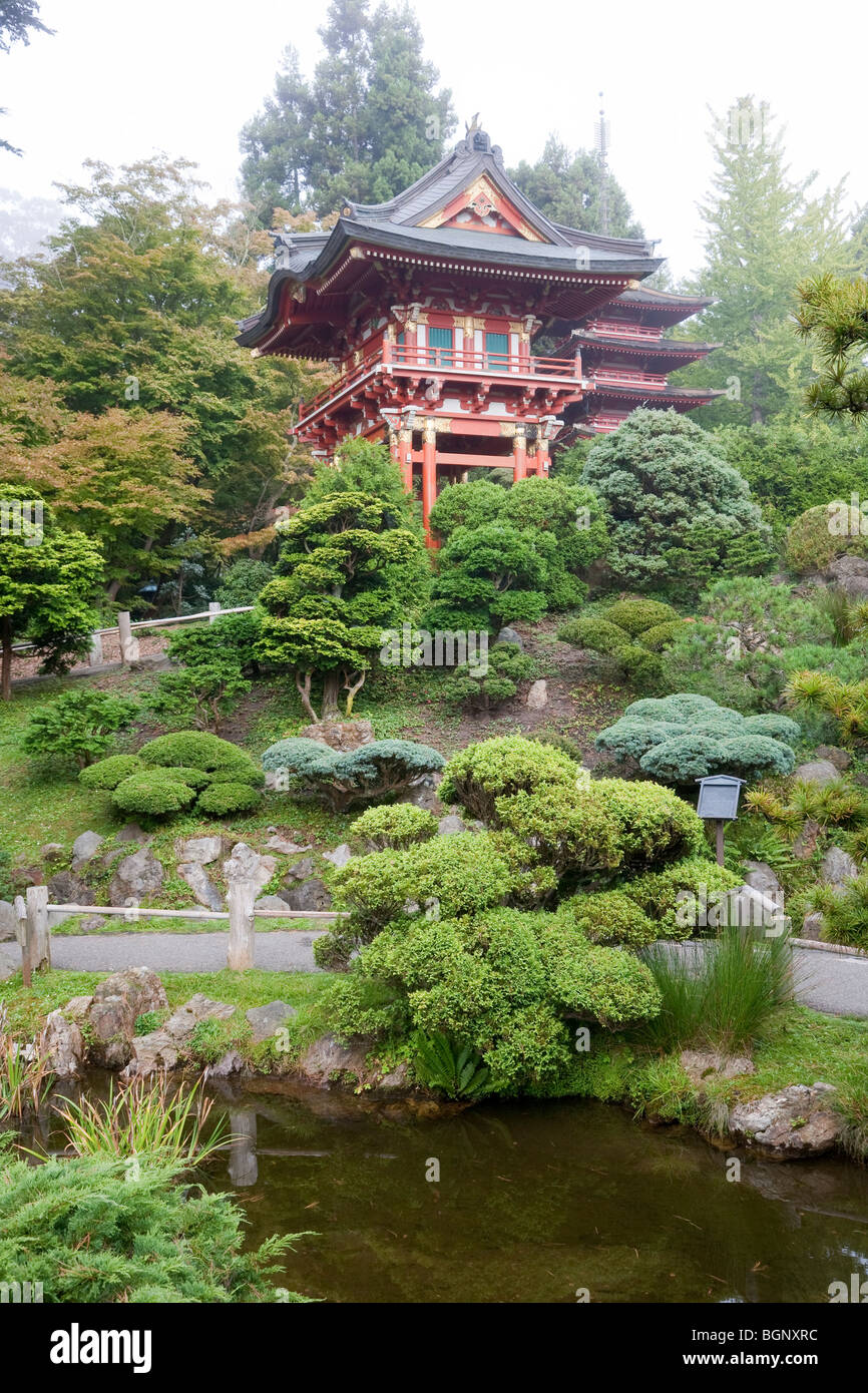 Temple Gate - Japanese Tea Garden, Golden Gate Park, San Francisco in California, USA Stock Photo