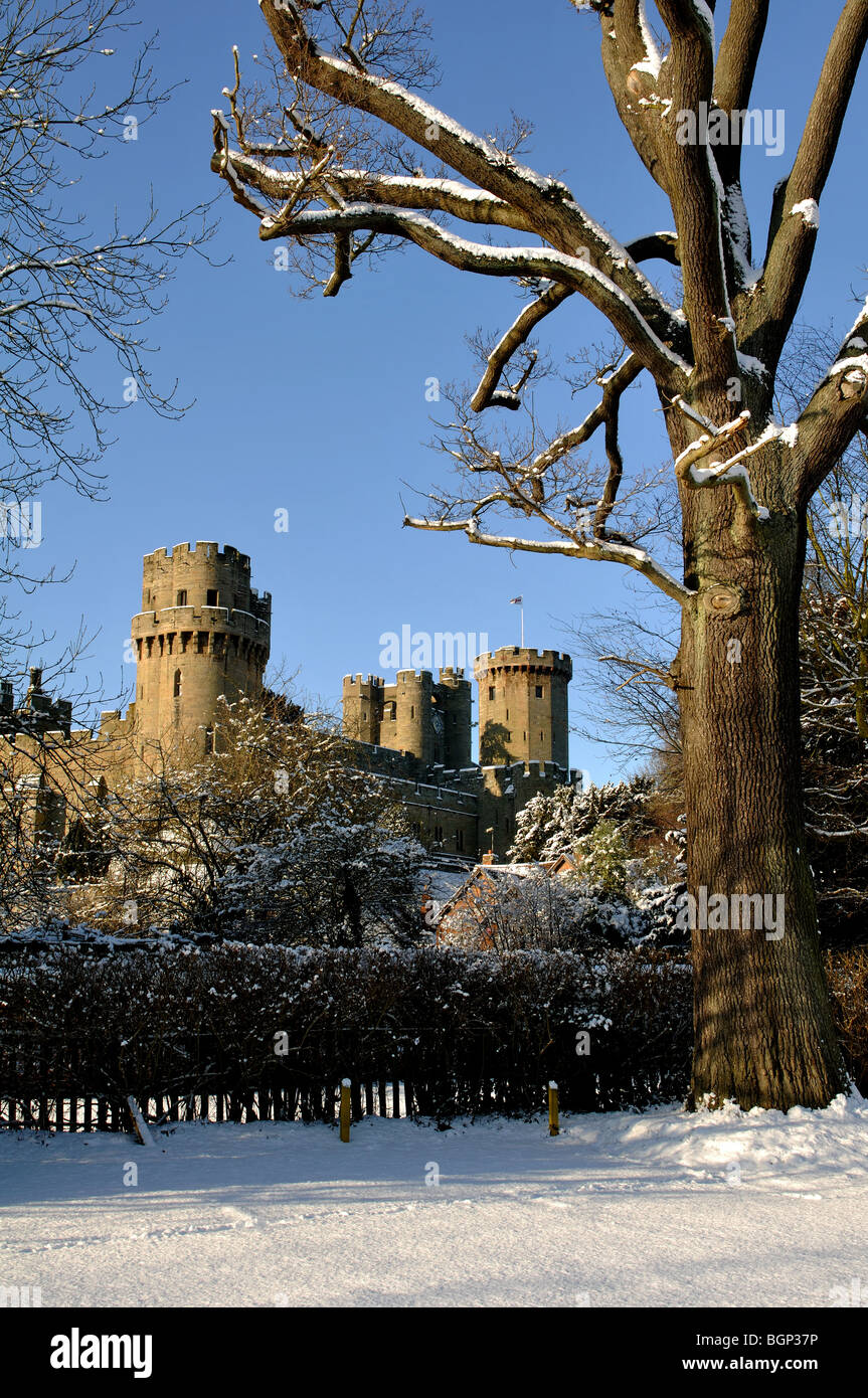 Warwick castle in winter warwickshire hires stock photography and
