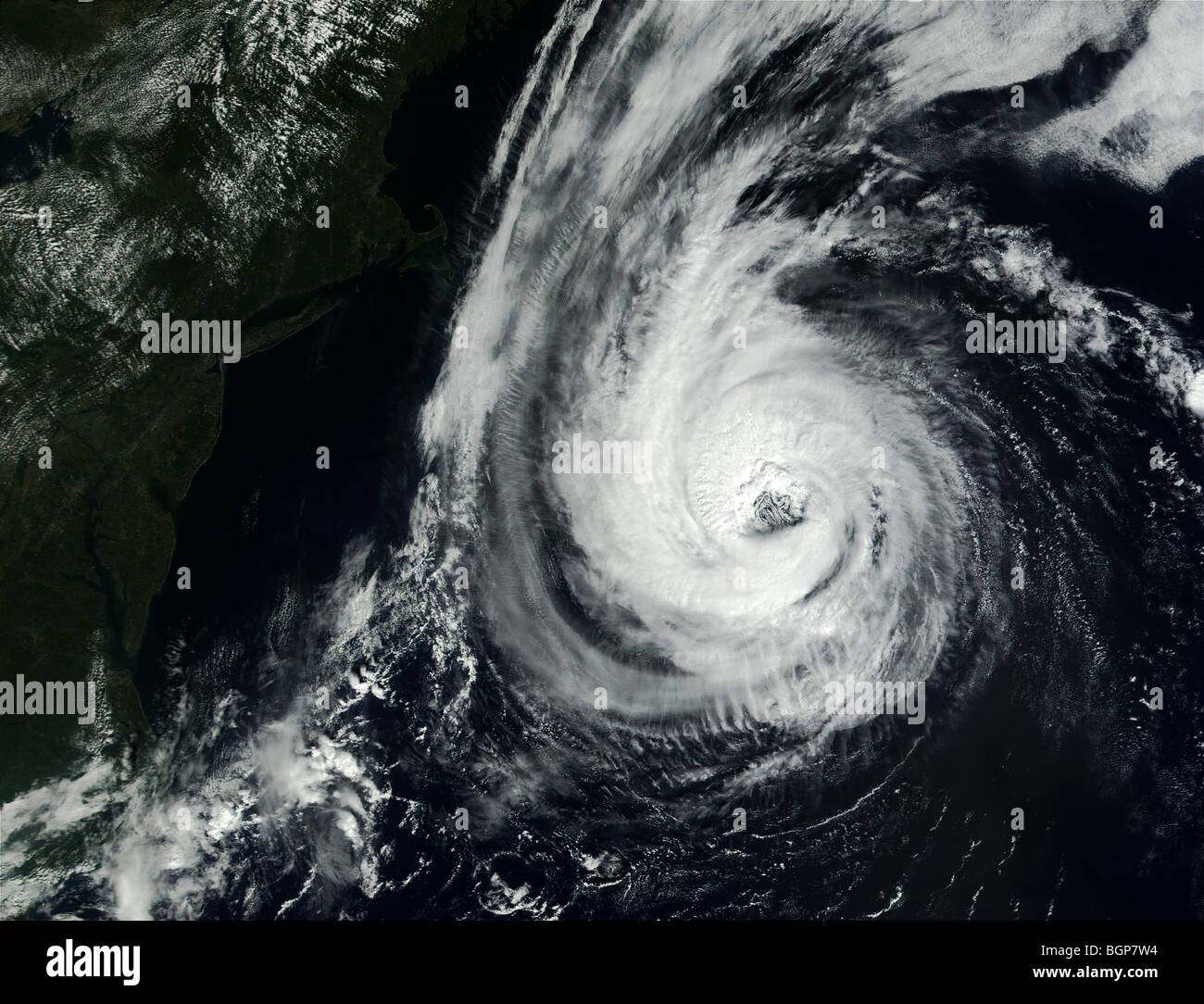This Tropical Storm Is Turning Nasty: Hurricane Erin Is A Real Threat - e6ax7xj