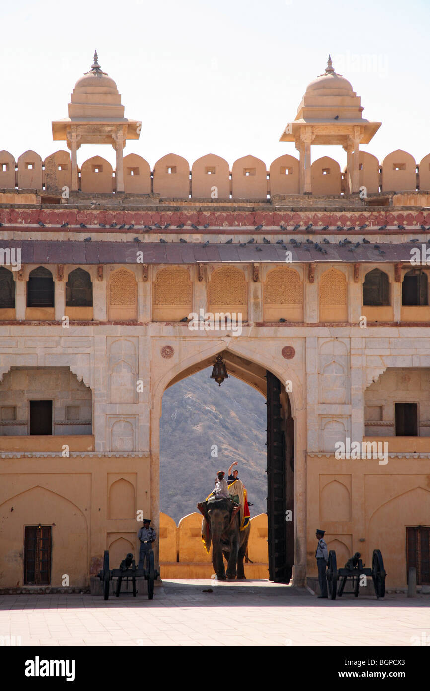 Elephants carrying tourists into the Amber Fort, in Jaipur, India. Stock Photo