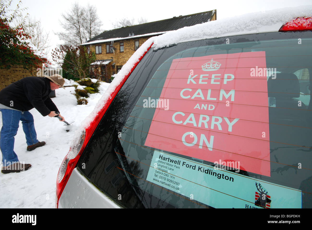 UK. Helpful advice in the rear window of a car during the winter of 2009 - 2010. Stock Photo