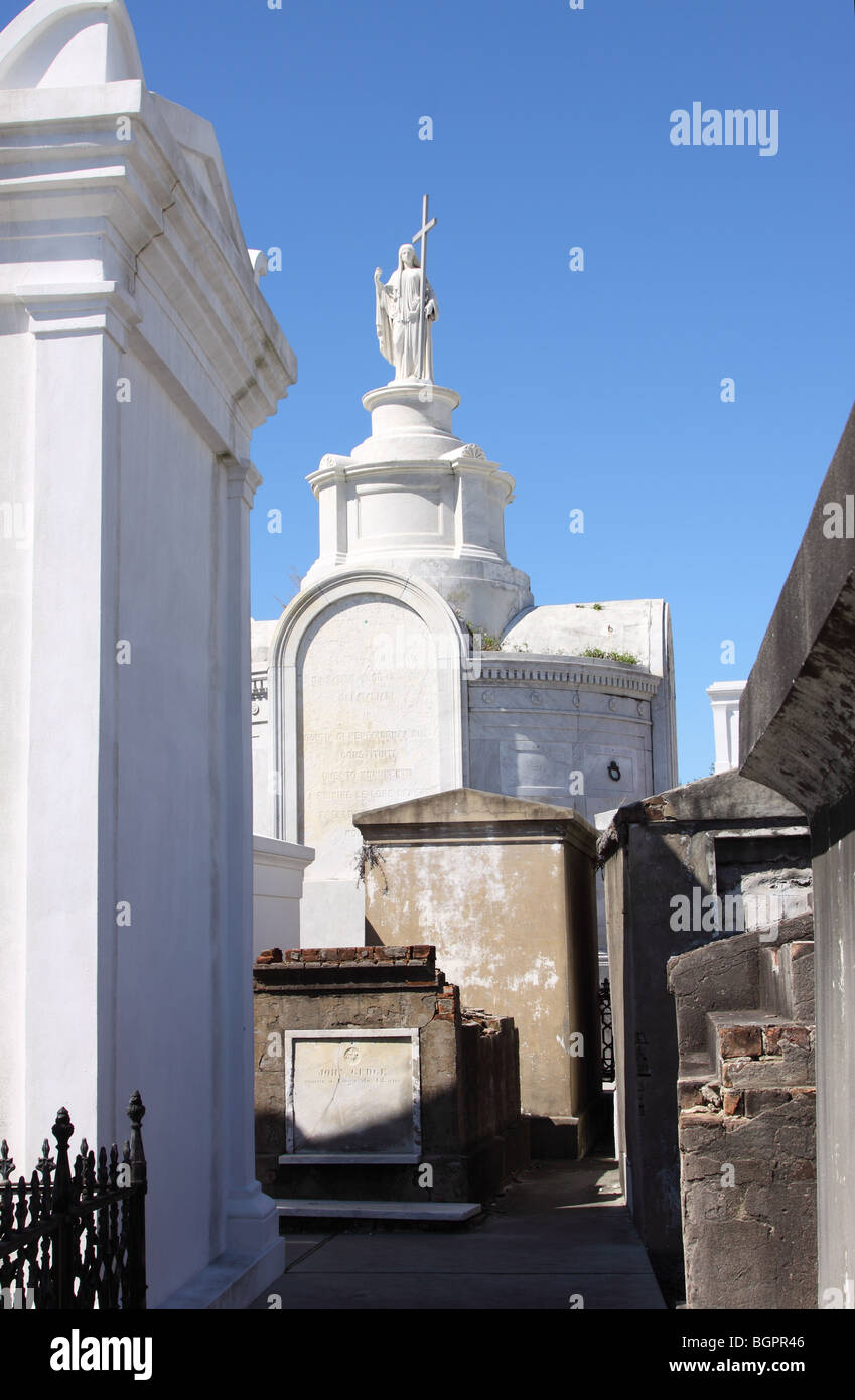 New Orleans Cemetery Stock Photo Alamy