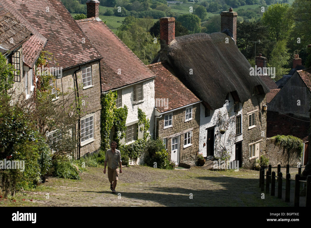 Gold Hill Shaftesbury Stock Photo Alamy