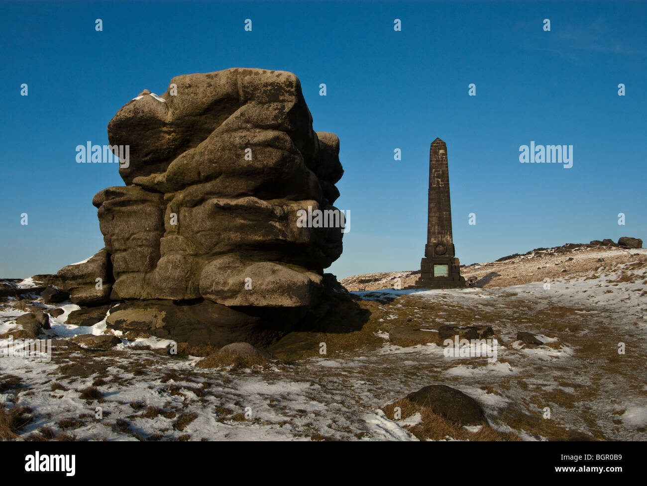 Monument to two world wars, Pots 'n' Pans, Greenfield Saddleworth in