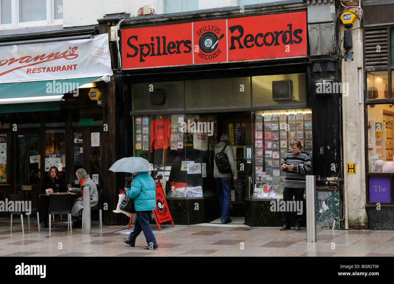 Cardiff souvenir shop hi-res stock photography and images - Alamy