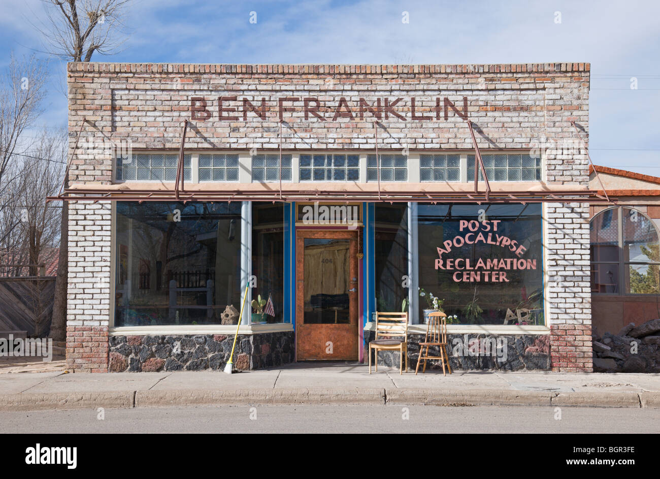 The old Ben Franklin store is now an artist's studio in downtown Carrizozo, New Mexico. Stock Photo