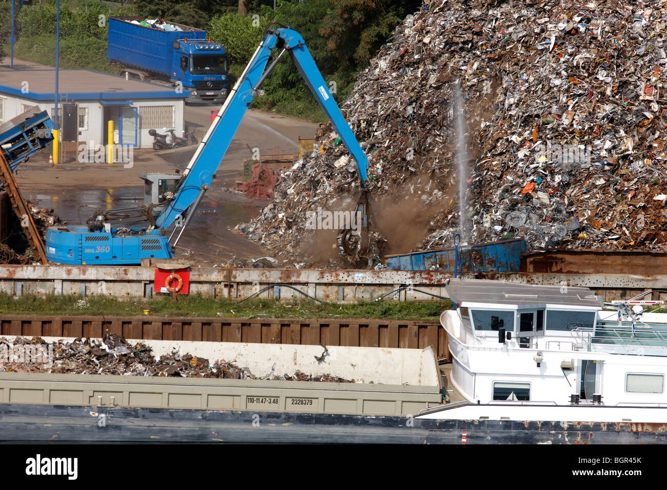 loading scrap to melt down, Gelsenkirchen, NRW, Germany Stock Photo