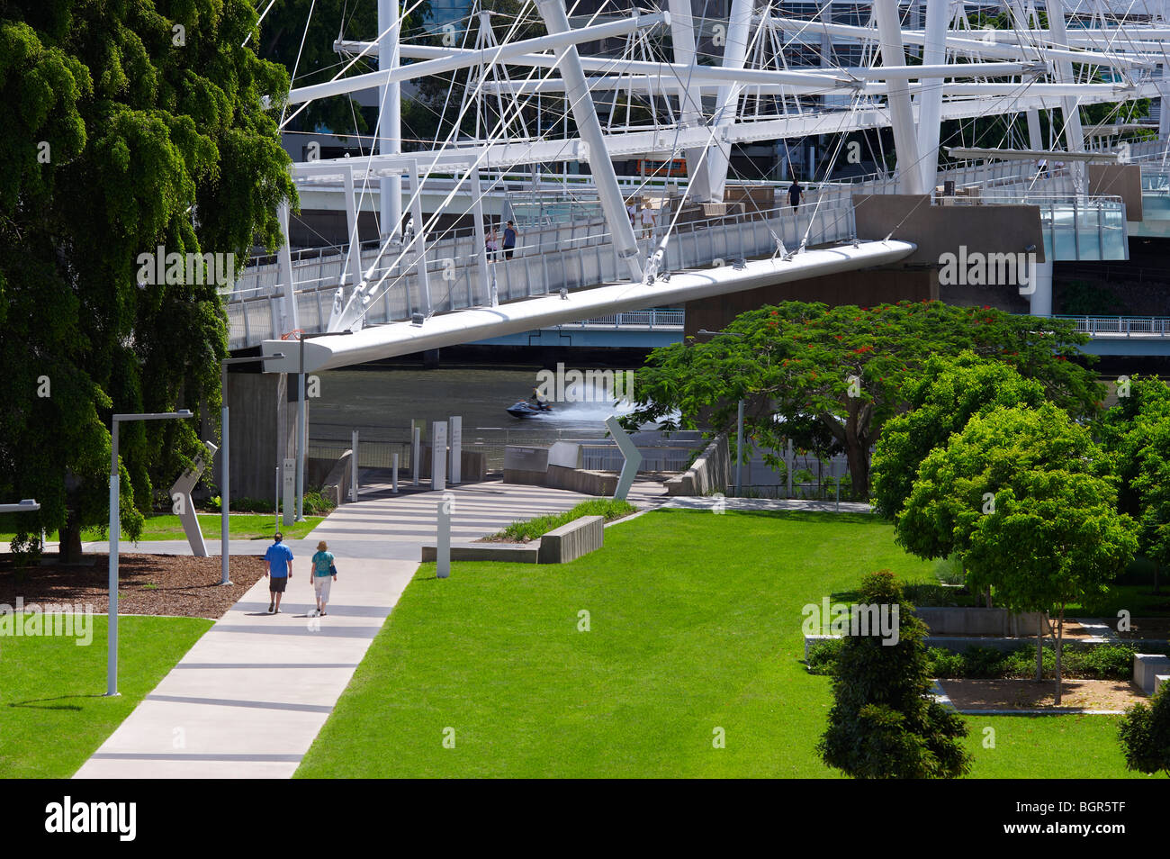 Jet bridges hi-res stock photography and images - Alamy