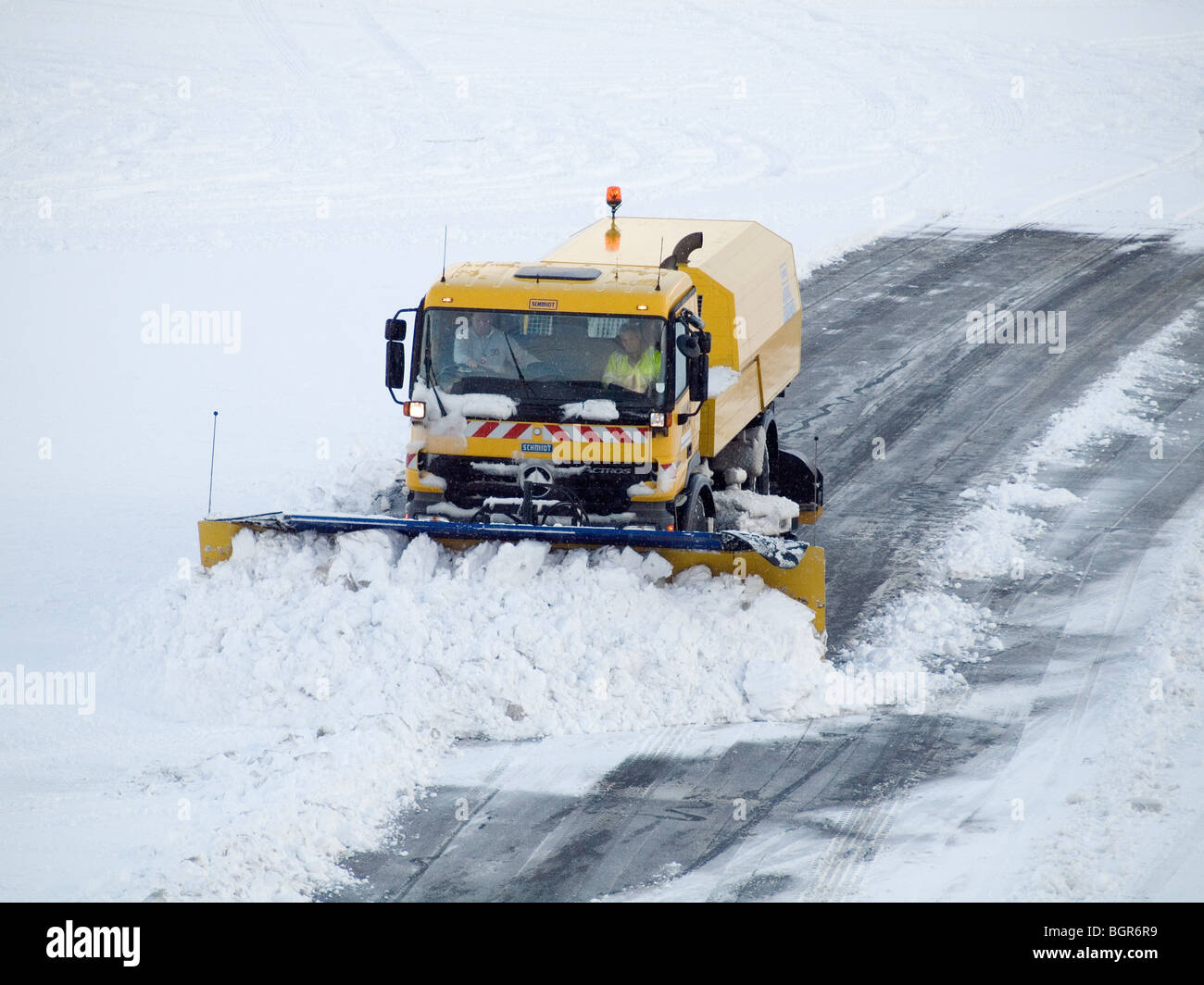 Snow plough hires stock photography and images Alamy