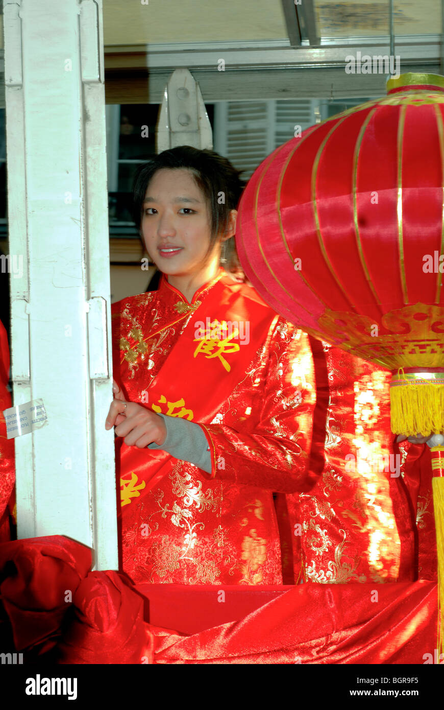 Paris, France, Portrait Chinese Women in Traditional Dress, Parading in 'Chinese new year' Carnival in Street, red chinese silk Stock Photo