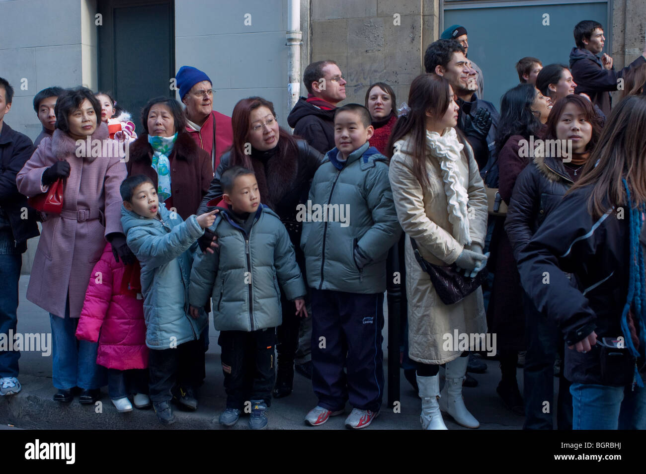 Paris, France, Street Scene, Chinatown, Asian Families and Children, Watching 'Chinese New Year' Parade, paris chinese community Stock Photo