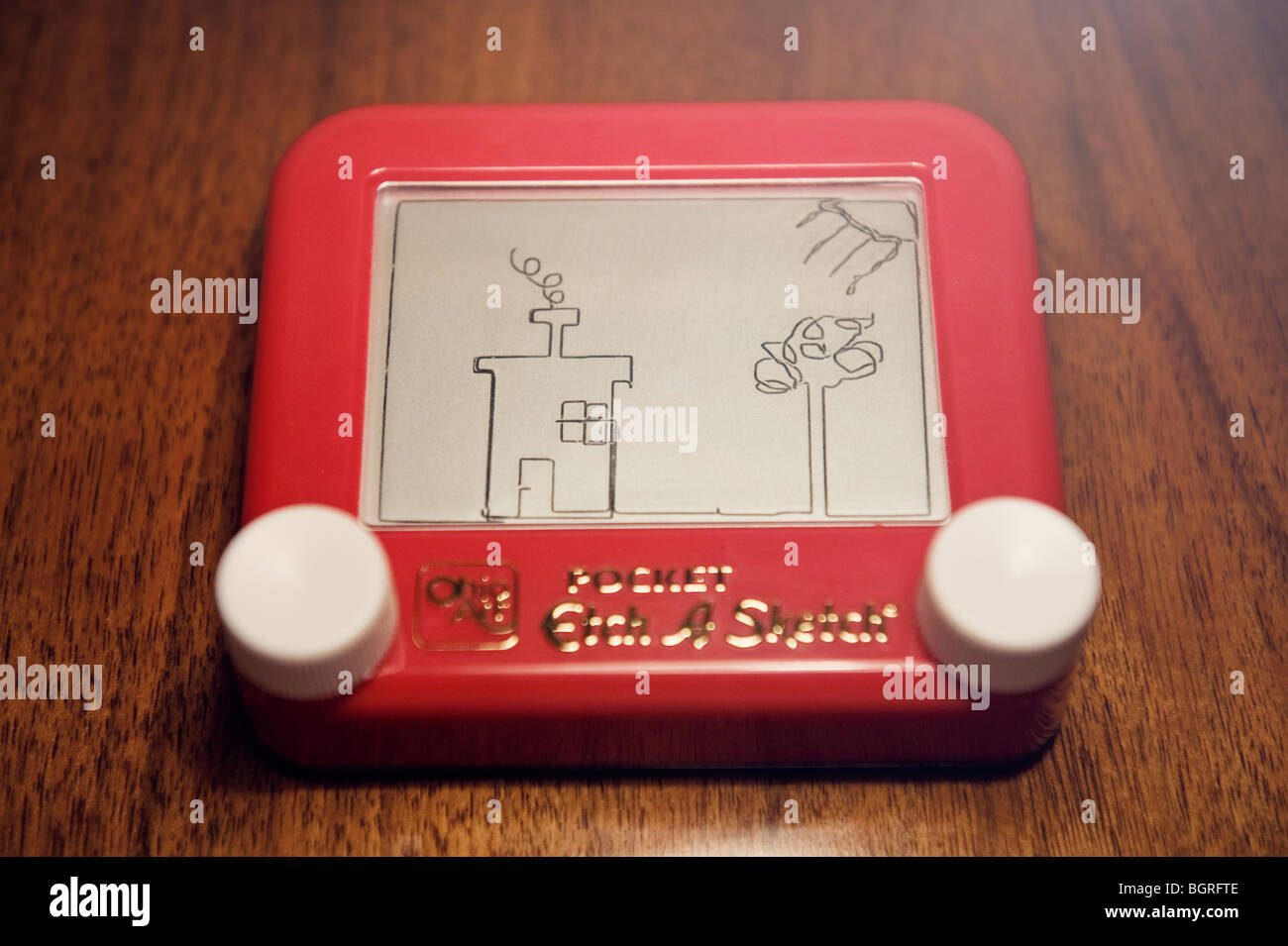Etch A Sketch Toy On White Stock Photo - Download Image Now - Etch A Sketch,  Sketch, 1950-1959 - iStock
