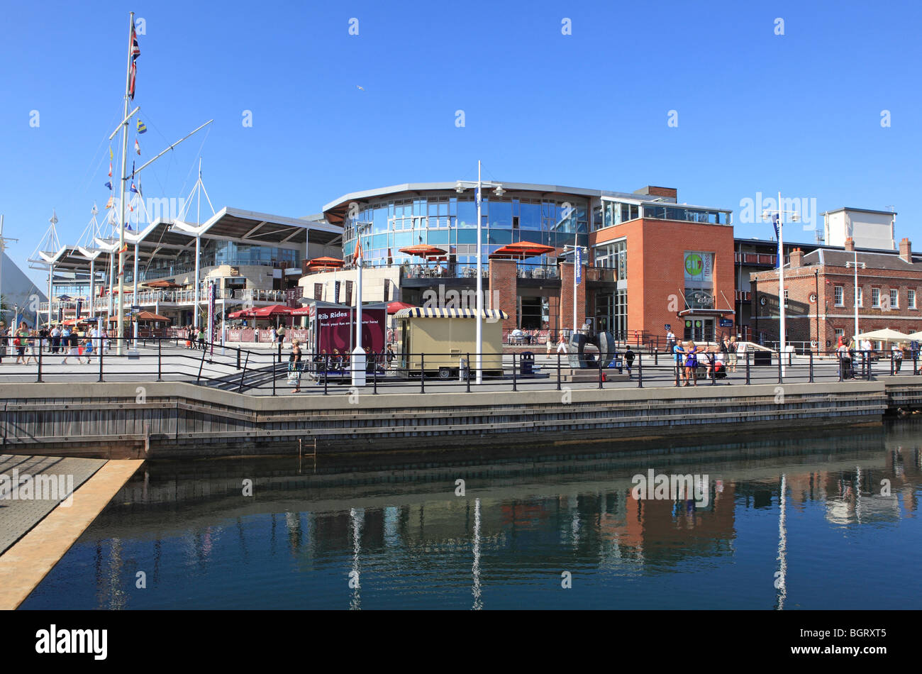 Portsmouth, Gunwharf Quays, Canalside Stock Photo