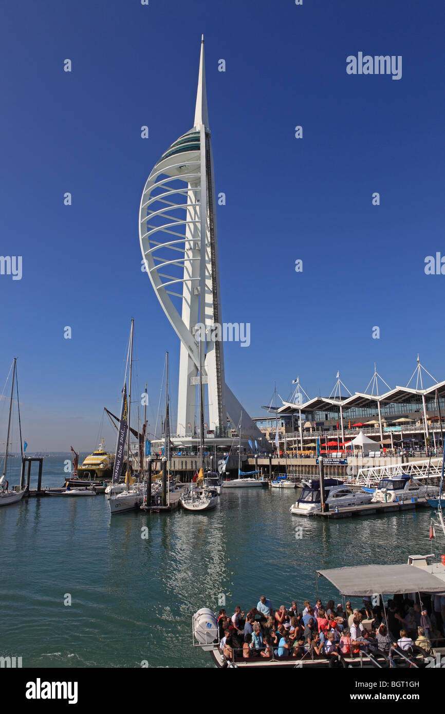 Portsmouth, Gunwharf Quays, Spinnaker Tower Stock Photo