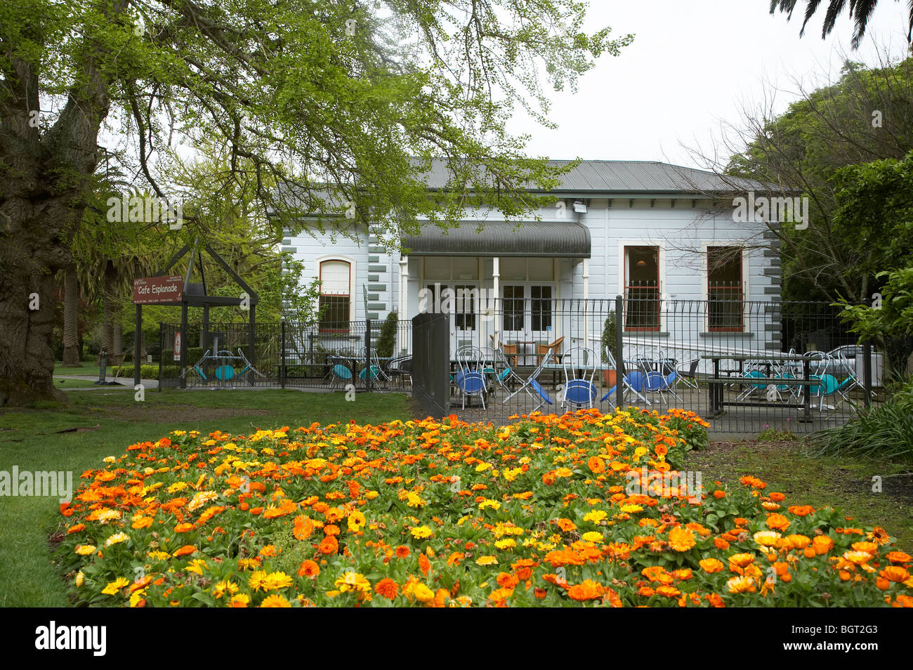 Flower garden and cafe esplanade hires stock photography and images