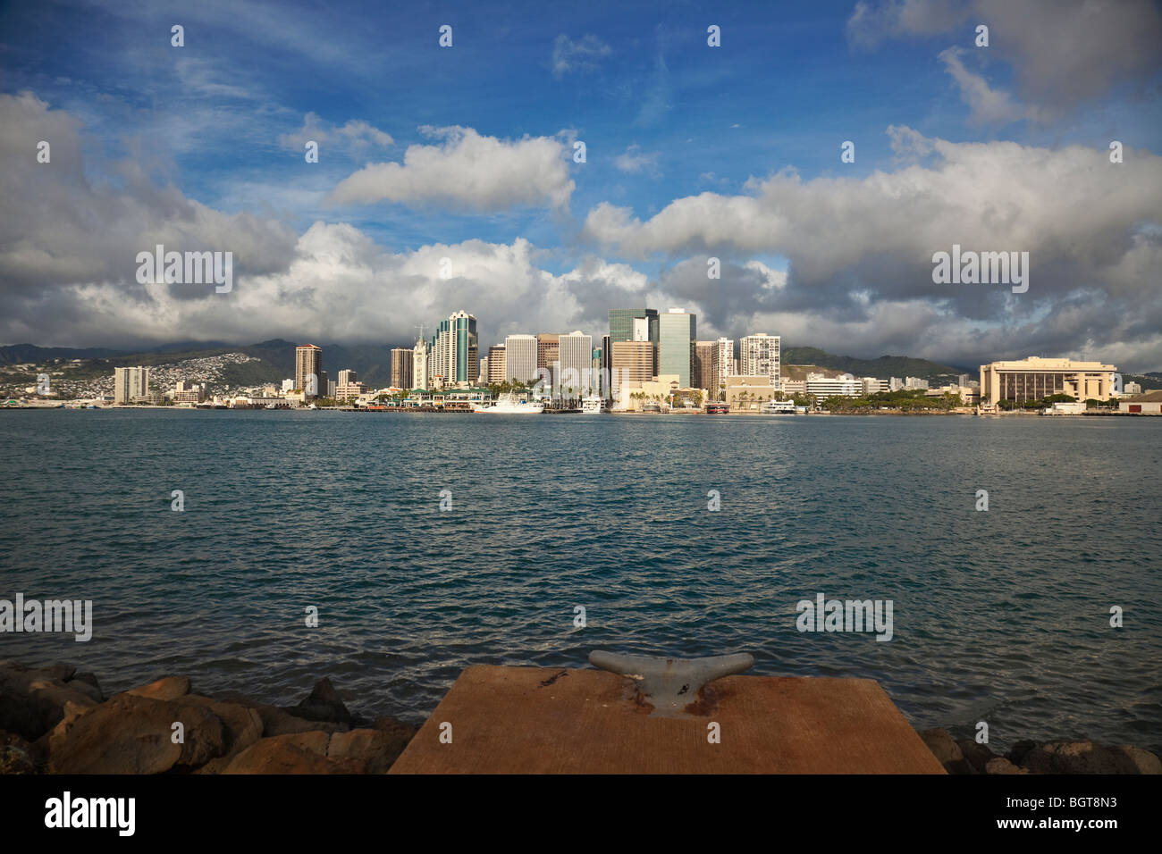 Hawaii honolulu skyline hi-res stock photography and images - Alamy