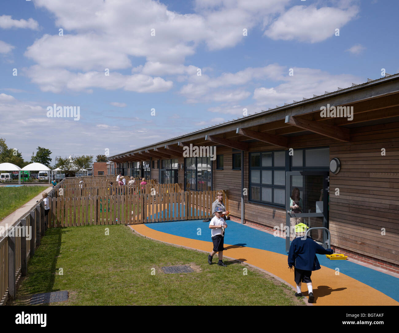 IFIELD SCHOOL, GRAVESEND, UNITED KINGDOM, HAVERSTOCK ASSOCIATES LLP Stock Photo Alamy