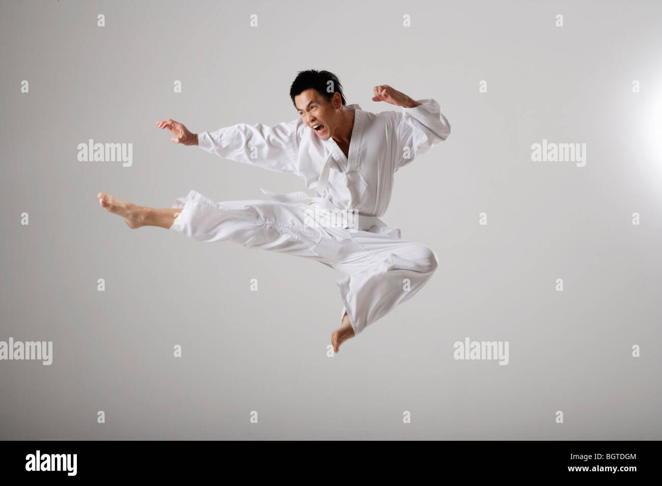 Flying kick karate hires stock photography and images Alamy