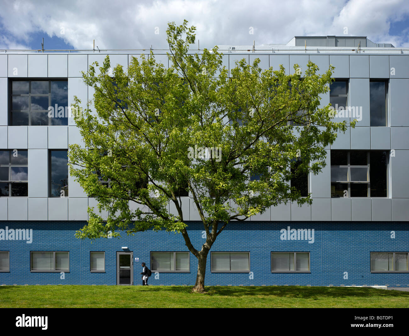 chessington community colege-exterior view Stock Photo - Alamy