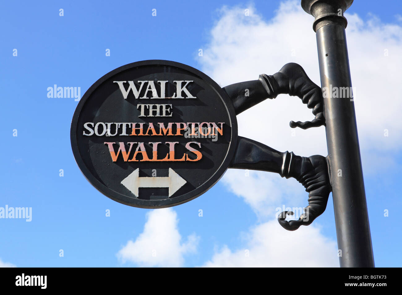 Southampton, Walk The Southampton Walls Sign Stock Photo Alamy