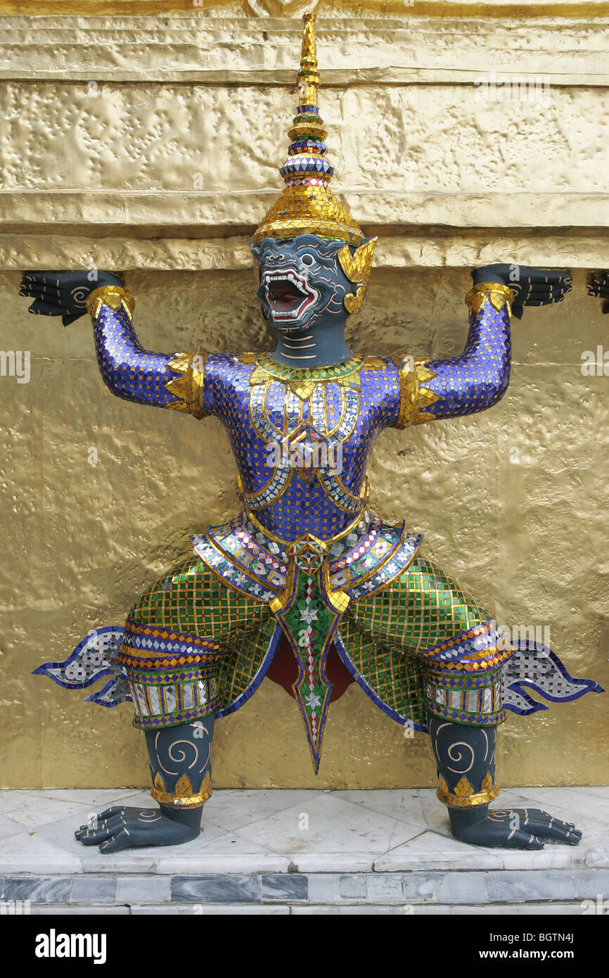 thai temple guard Stock Photo Alamy