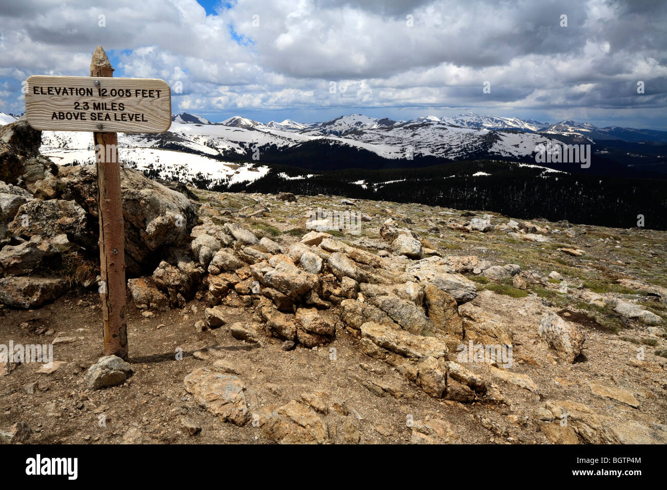 Trail Sign at 12000 feet elevation near the visitors centre on Trail Ridge Road, Rocky Mountain National Park, Colorado, USA Stock Photo