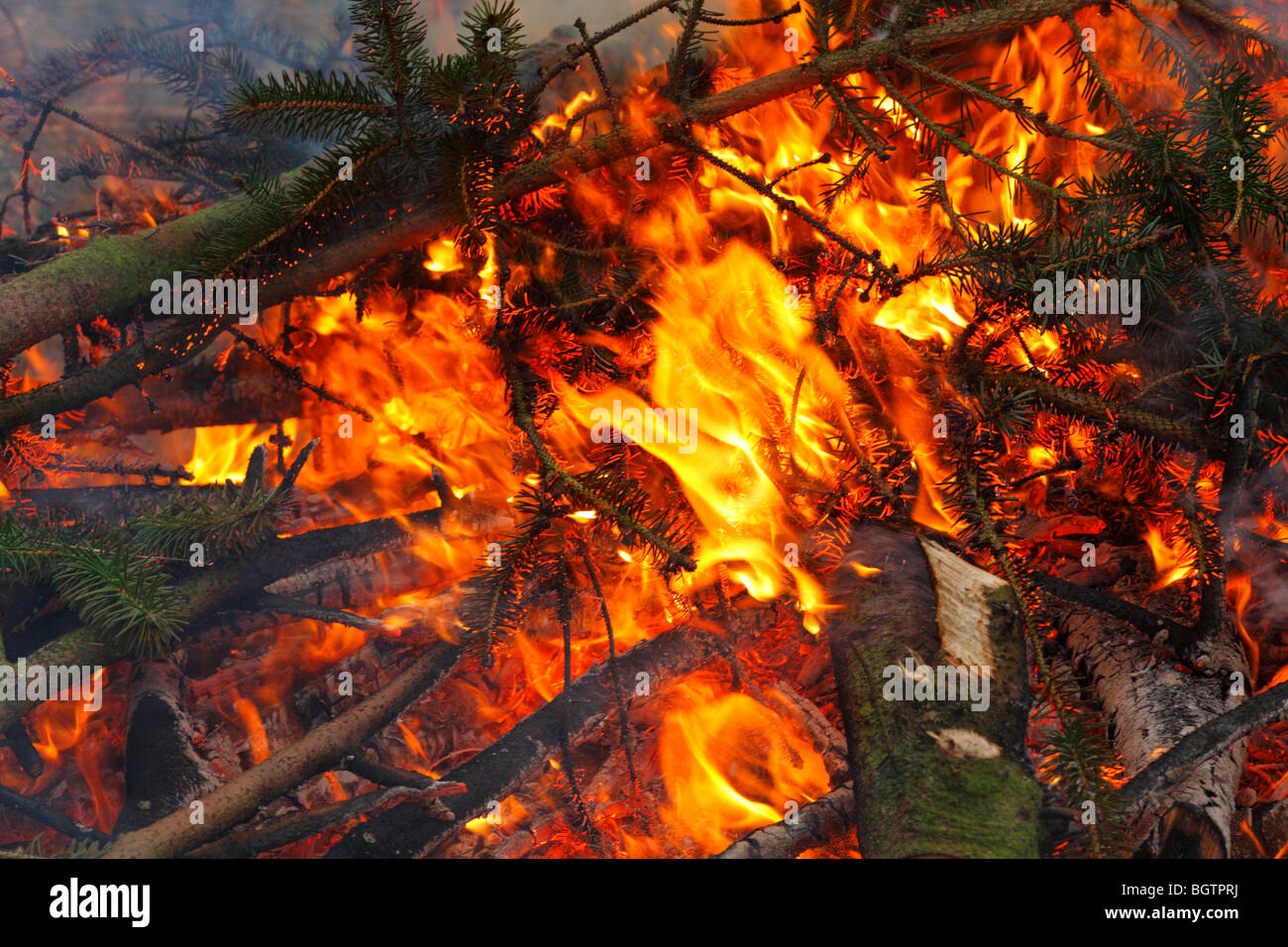 Gardening bonfires hires stock photography and images Alamy