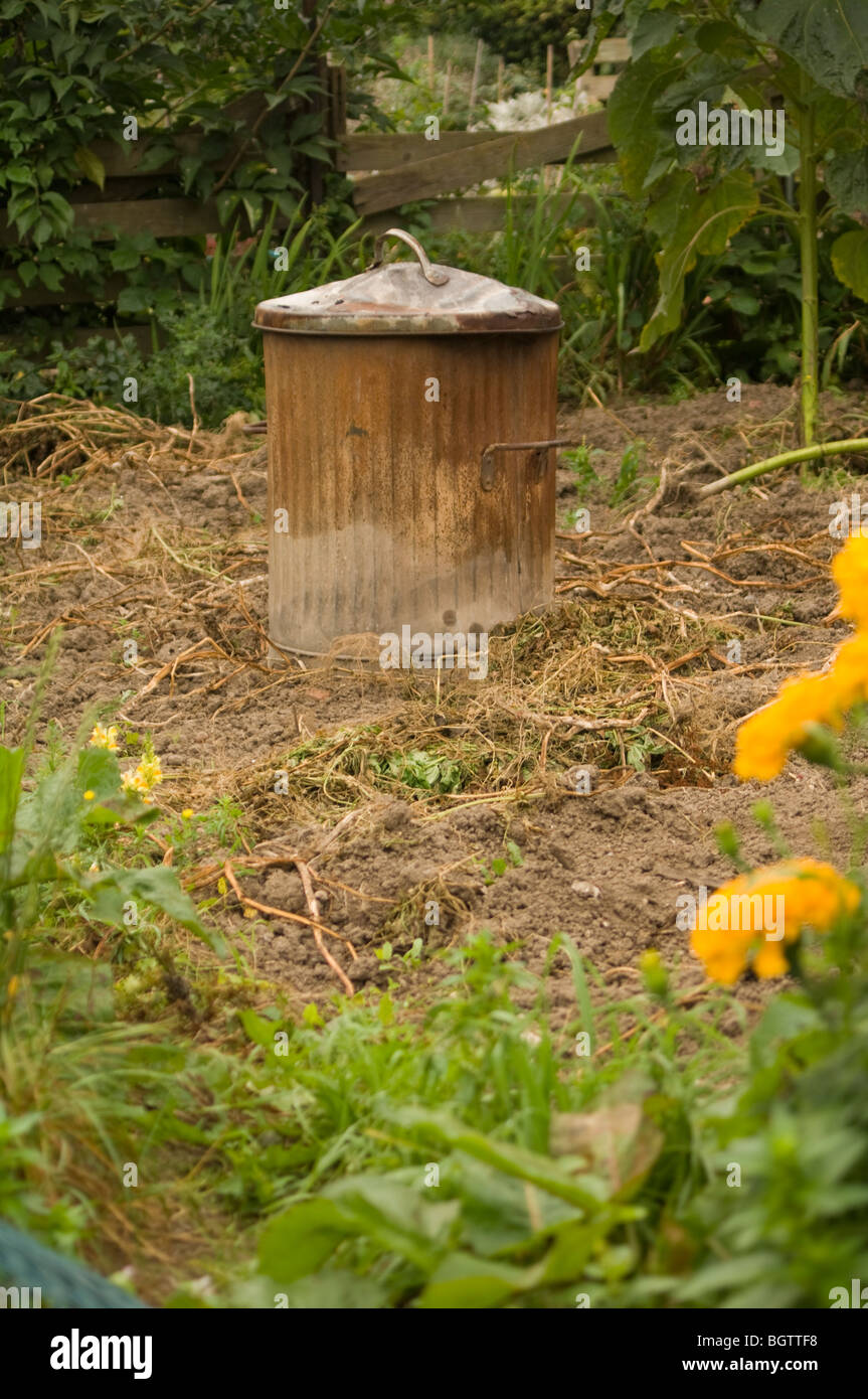 Compost heap fire hires stock photography and images Alamy