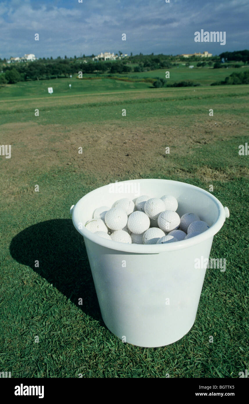 Golf practise bucket hires stock photography and images Alamy