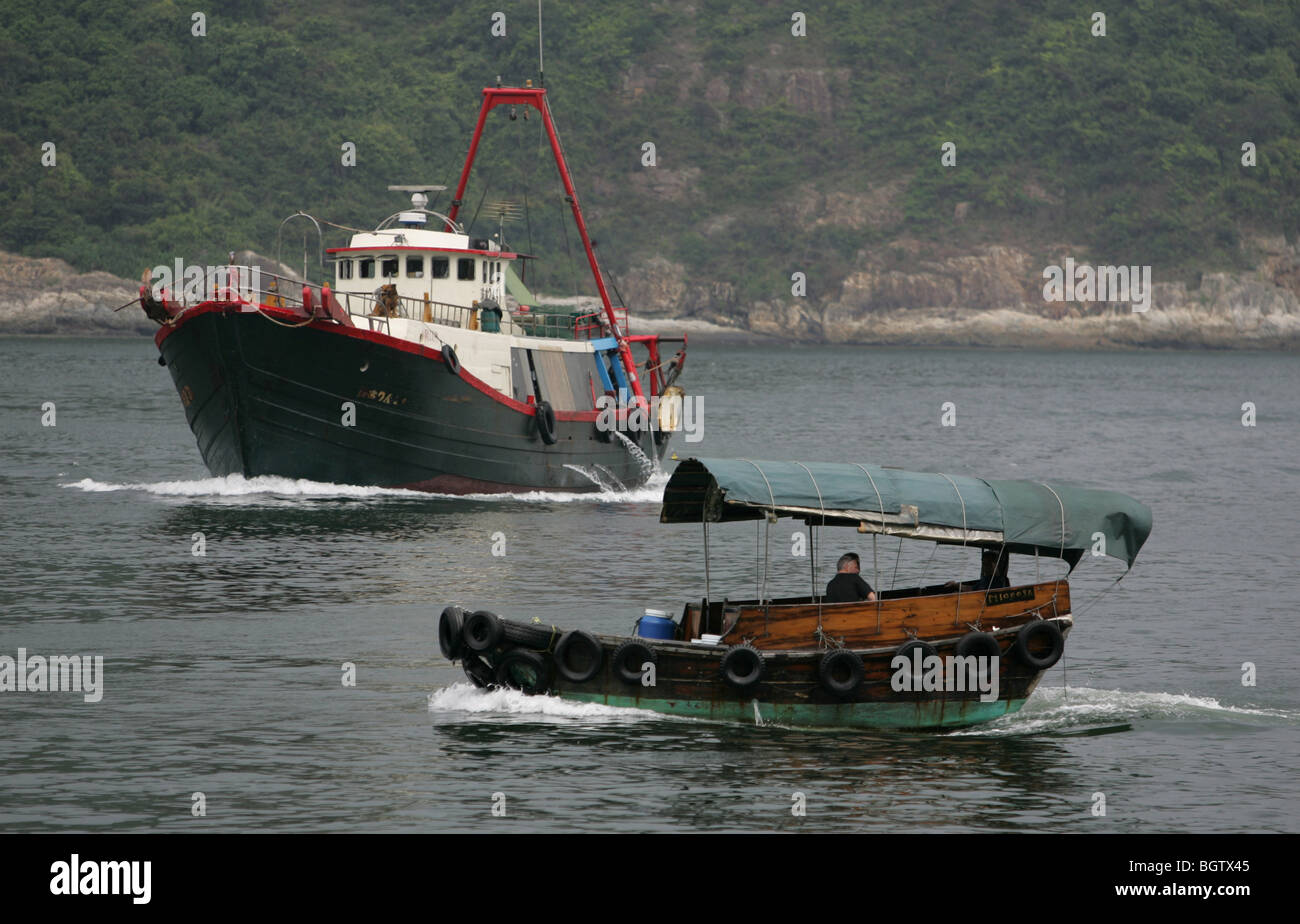 boat fish fishing Hong Kong junk boats Pearl River Stock Photo Alamy