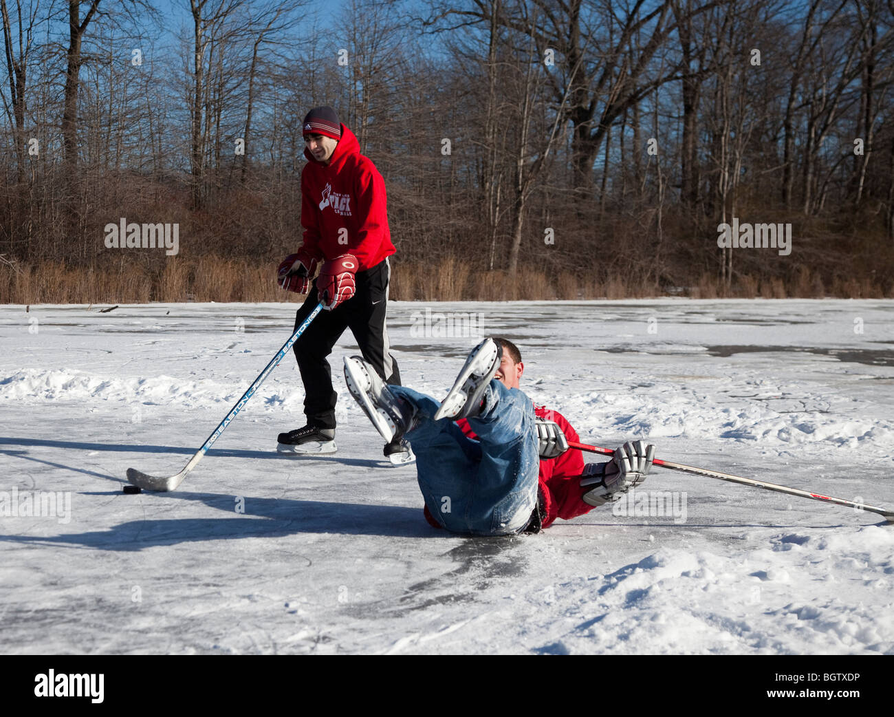 Frozen pond winter hockey hires stock photography and images Alamy