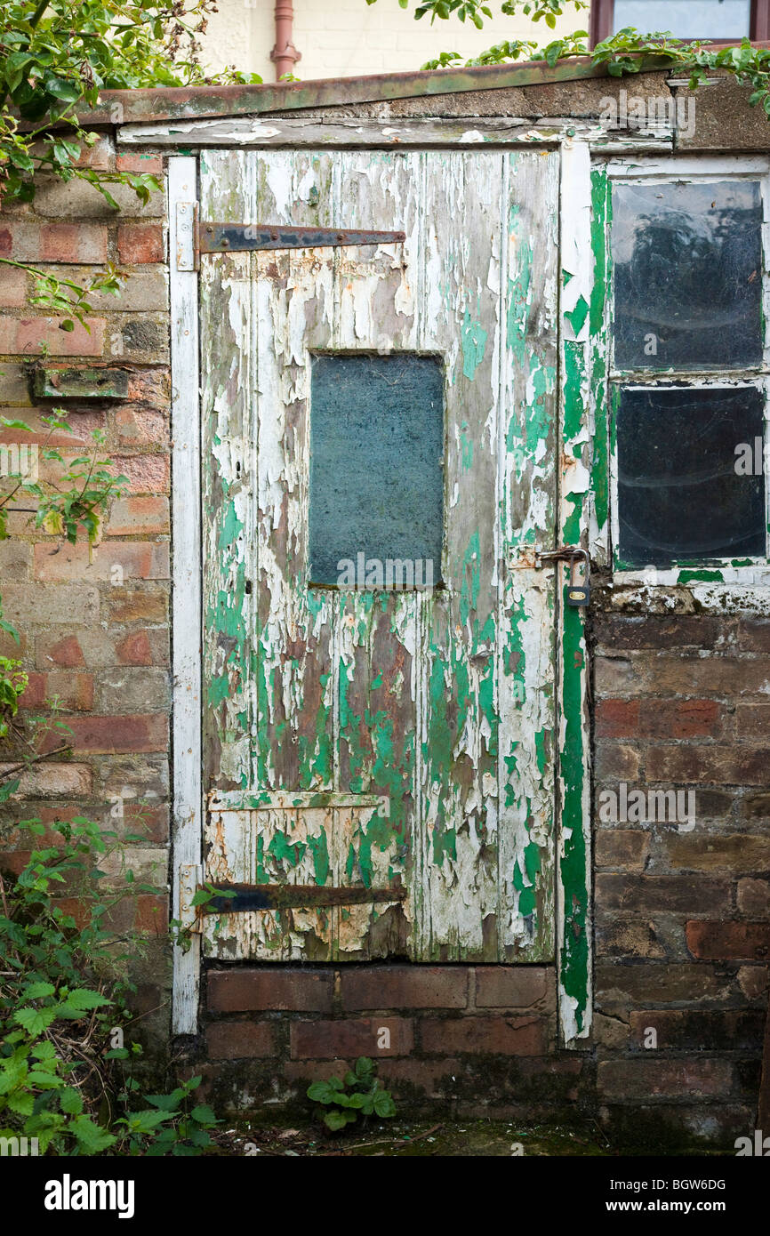 old brick garden shed Stock Photo Alamy