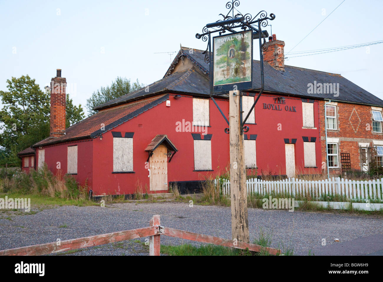 a pub that closed during 2009 Stock Photo