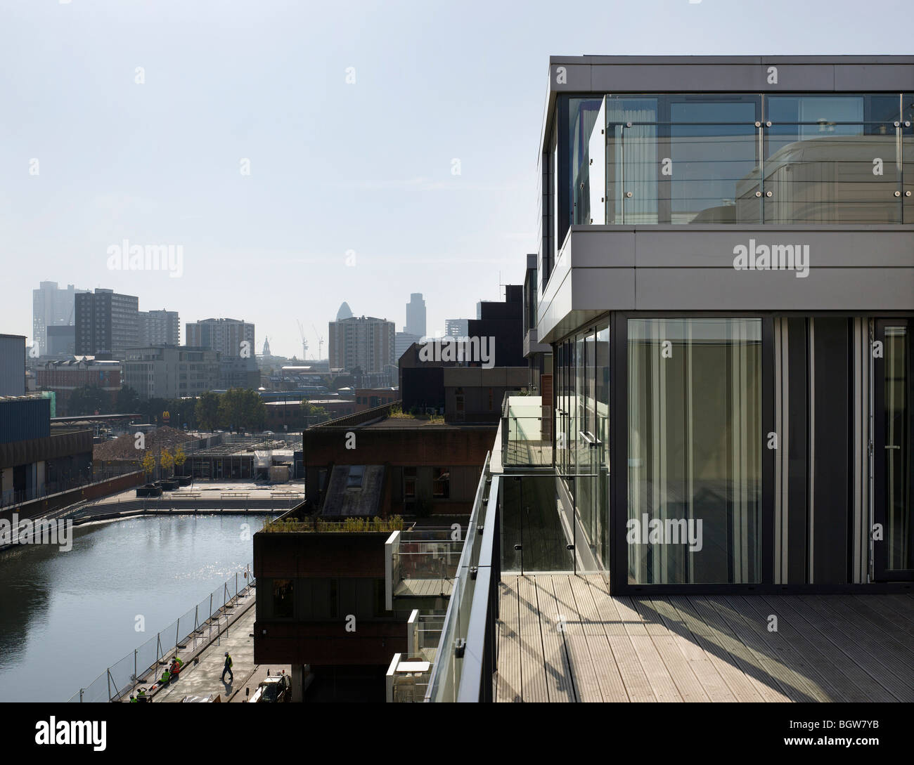 angel waterside flats penthouse and canal Stock Photo Alamy