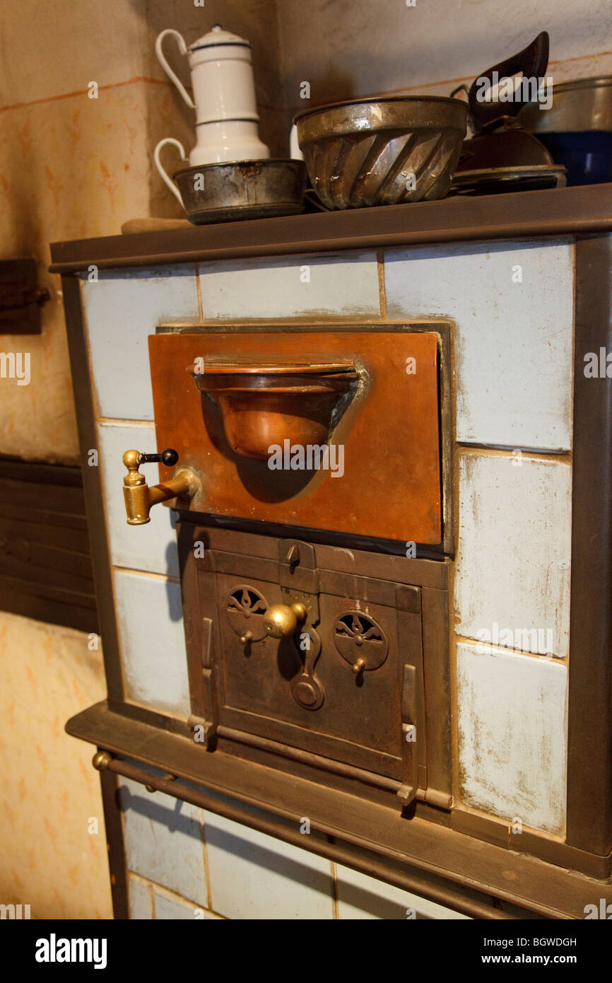 old kitchen stove Stock Photo - Alamy