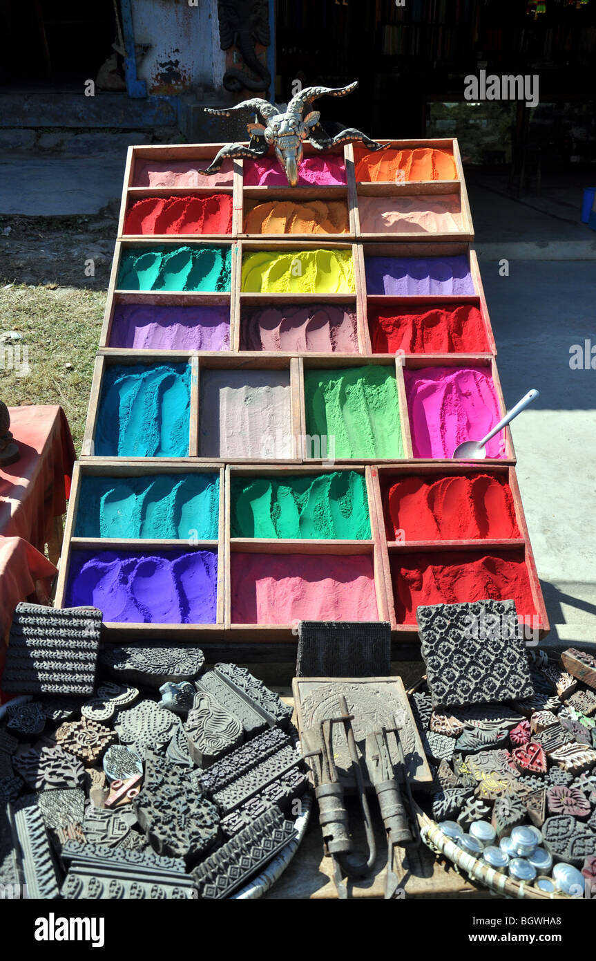 Traditional Nepal / Hindu colour dyes for sale Stock Photo Alamy