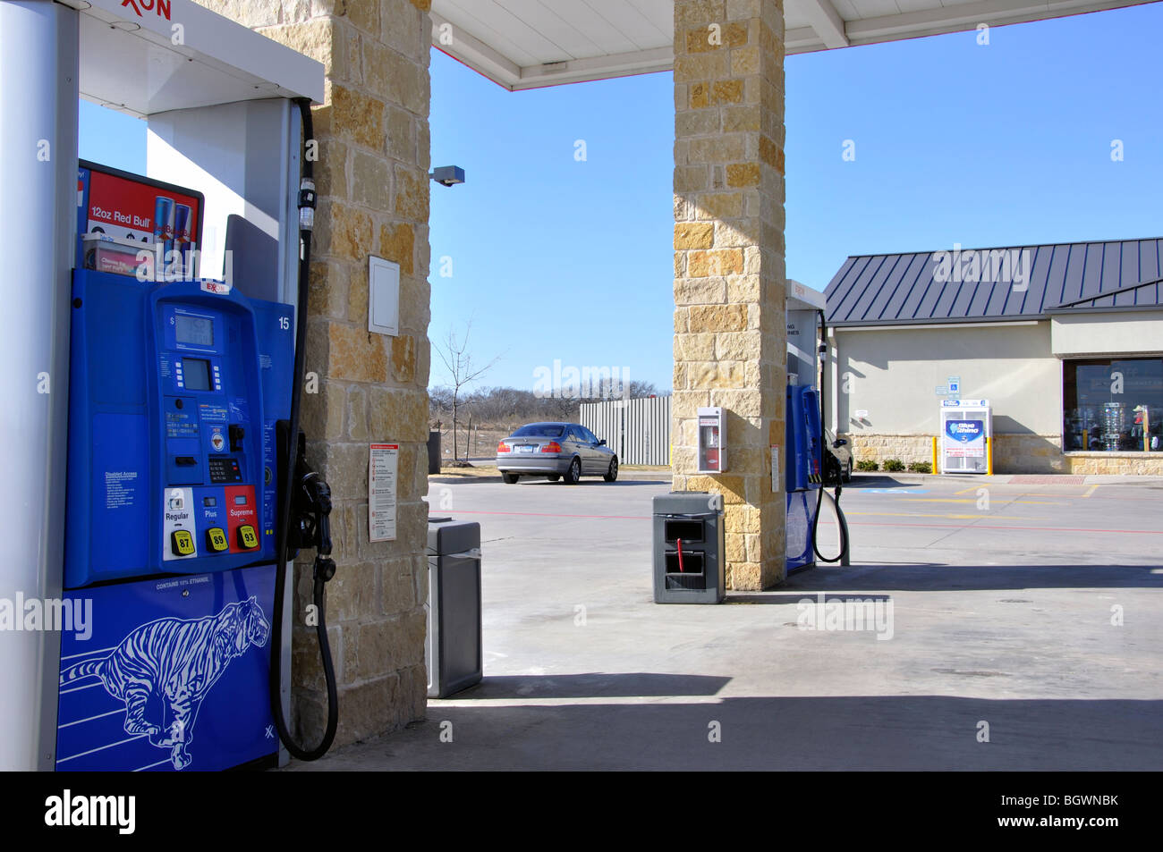 Exxon station united hires stock photography and images Alamy